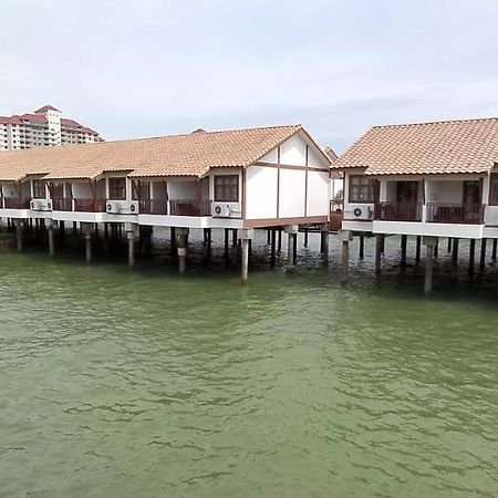 Port Dickson Private Unit Chalet Exterior photo
