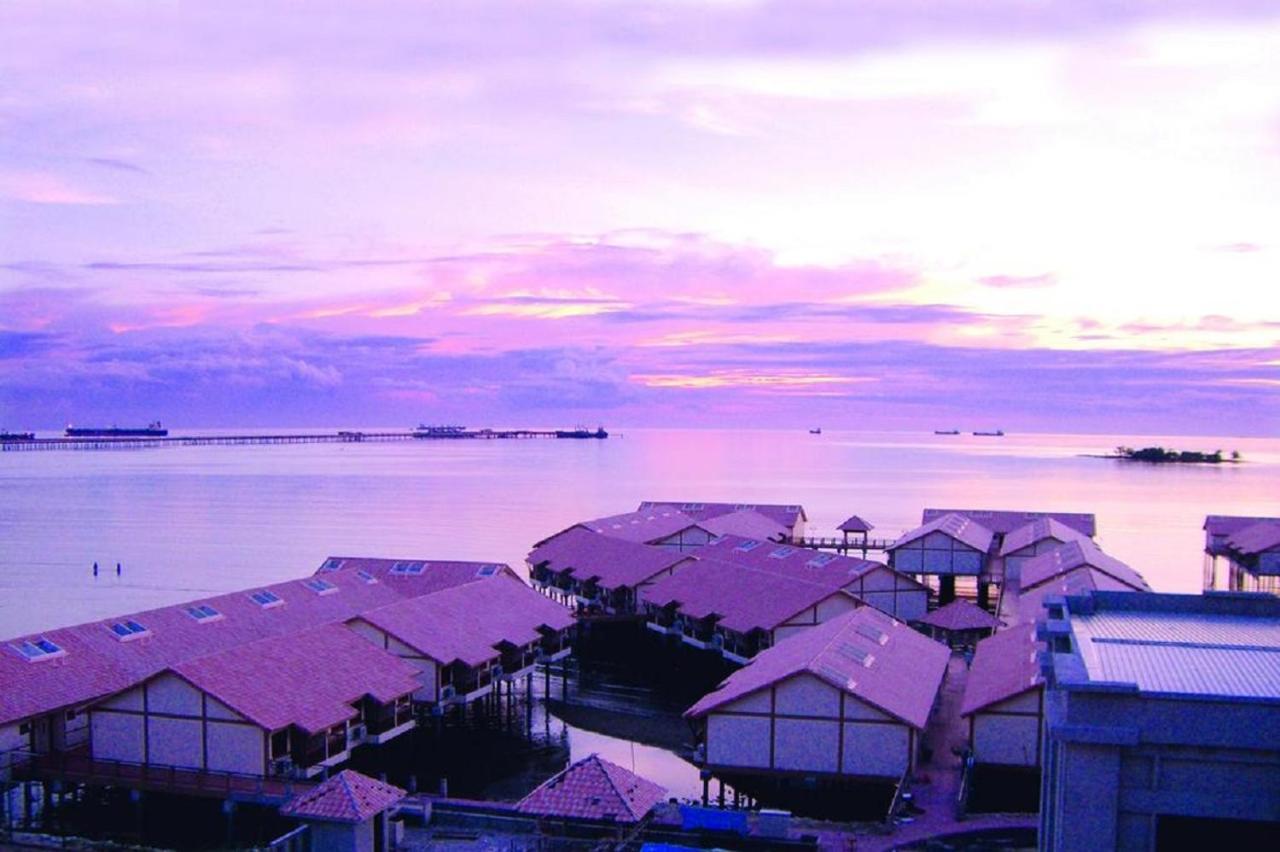Port Dickson Private Unit Chalet Exterior photo